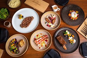 The WB Abu Dhabi, Curio Collection by Hilton