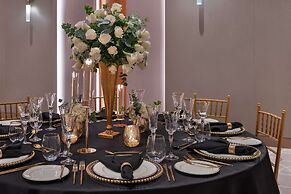 The WB Abu Dhabi, Curio Collection by Hilton