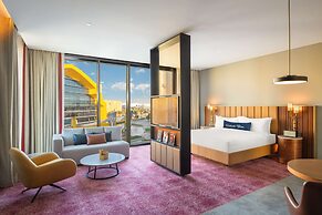 The WB Abu Dhabi, Curio Collection by Hilton