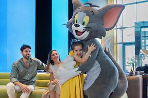 The WB Abu Dhabi, Curio Collection by Hilton