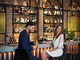 The WB Abu Dhabi, Curio Collection by Hilton