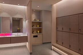 The WB Abu Dhabi, Curio Collection by Hilton