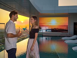 The WB Abu Dhabi, Curio Collection by Hilton