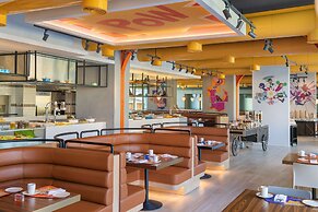 The WB Abu Dhabi, Curio Collection by Hilton