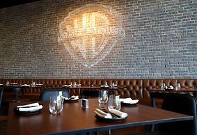 The WB Abu Dhabi, Curio Collection by Hilton