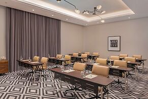 The WB Abu Dhabi, Curio Collection by Hilton