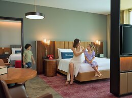 The WB Abu Dhabi, Curio Collection by Hilton