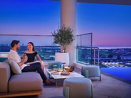 The WB Abu Dhabi, Curio Collection by Hilton