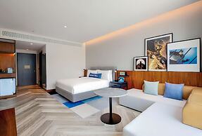 The WB Abu Dhabi, Curio Collection by Hilton