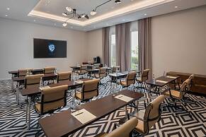 The WB Abu Dhabi, Curio Collection by Hilton