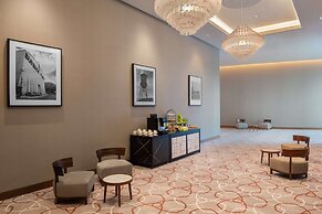 The WB Abu Dhabi, Curio Collection by Hilton