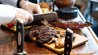 The WB Abu Dhabi, Curio Collection by Hilton