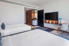 The WB Abu Dhabi, Curio Collection by Hilton