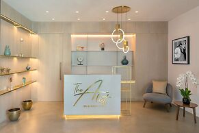 The WB Abu Dhabi, Curio Collection by Hilton