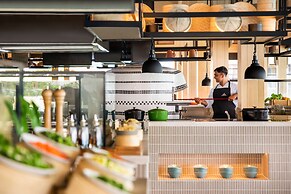 Hilton Maldives Amingiri Resort & Spa