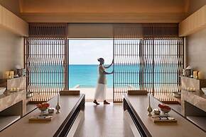 Hilton Maldives Amingiri Resort & Spa