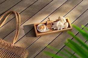 Hilton Maldives Amingiri Resort & Spa