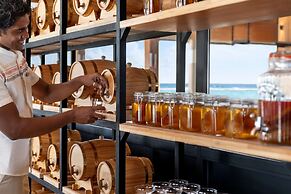 Hilton Maldives Amingiri Resort & Spa