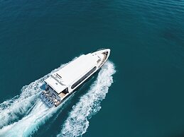 Hilton Maldives Amingiri Resort & Spa