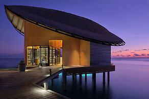 Hilton Maldives Amingiri Resort & Spa