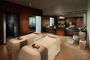 Hilton Maldives Amingiri Resort & Spa