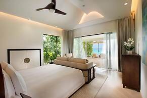 Hilton Maldives Amingiri Resort & Spa
