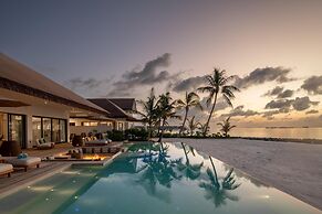 Hilton Maldives Amingiri Resort & Spa
