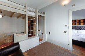 Historic two bed Apartment in the City Centre