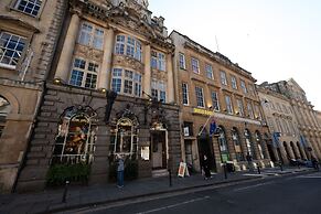 Historic two bed Apartment in the City Centre