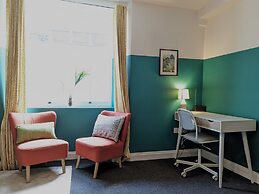 Contemporary Garden Flat in Clifton