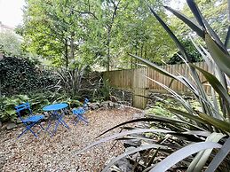 Contemporary Garden Flat in Clifton