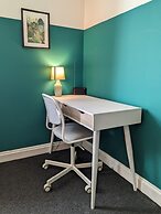 Contemporary Garden Flat in Clifton