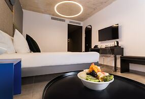 IKYK Hotel - IK Collection