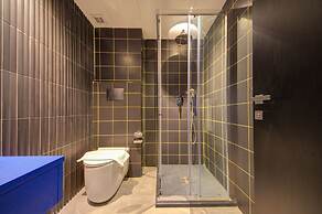 IKYK Hotel - IK Collection