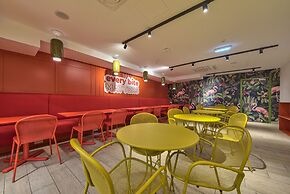 IKYK Hotel - IK Collection