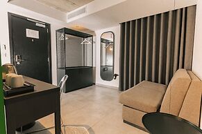 IKYK Hotel - IK Collection