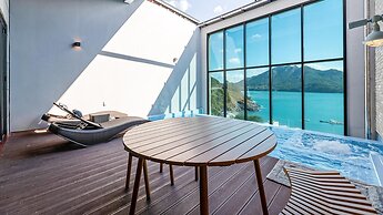 Tongyeong Saryangdo Elphis36 Poolvilla