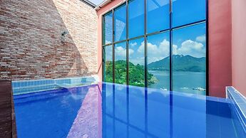 Tongyeong Saryangdo Elphis36 Poolvilla