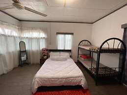 OYO Home 90349 Anique Hoemstay