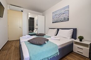 Luxury Villa Horizon with Private Pool