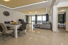 Luxury Villa Horizon with Private Pool