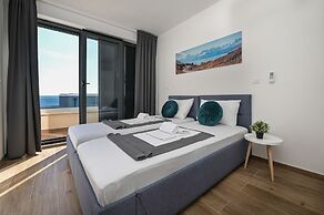 Luxury Villa Horizon with Private Pool