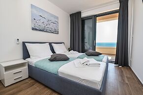 Luxury Villa Horizon with Private Pool