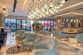 Maani Muscat Hotel & Suites