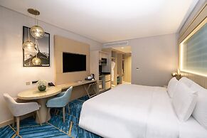 Maani Muscat Hotel & Suites