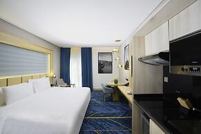 Maani Muscat Hotel & Suites