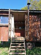 Stargazer Shepherds Hut. A Warm and Cosy Getaway