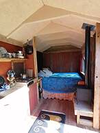 Stargazer Shepherds Hut. A Warm and Cosy Getaway