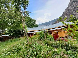 Kalash Continental Hotel And Resort