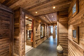 Alaska Lodge by Alpine resorts